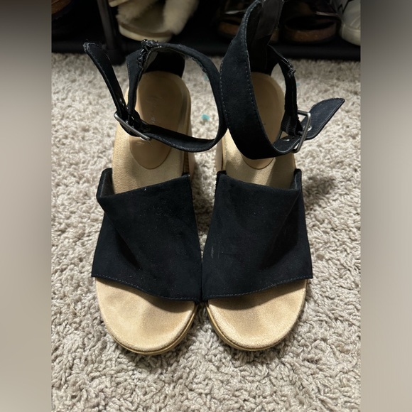 {WONDERLY} Shirah Heel Sandals - Picture 3 of 7